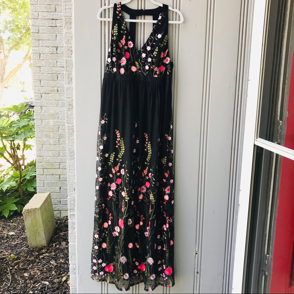NWT Embroidered floral maxi dress